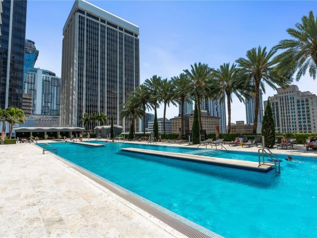 condo for rent in Miami - 50 Biscayne Blvd 605 - MondialRealty