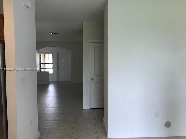 Home for sale at 317 NE 194th Ln 317 - photo 5845614