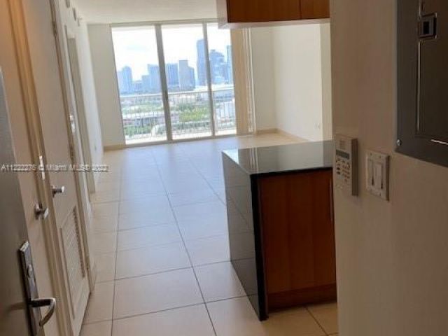 1-bedroom condo for sale in Miami - 1750 N Bayshore Dr 2806 - MondialRealty