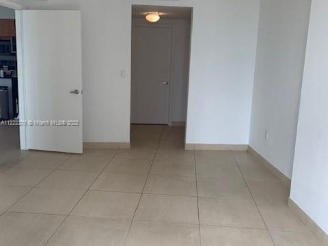 1-bedroom condo for sale in Miami - 1750 N Bayshore Dr 2806 - MondialRealty