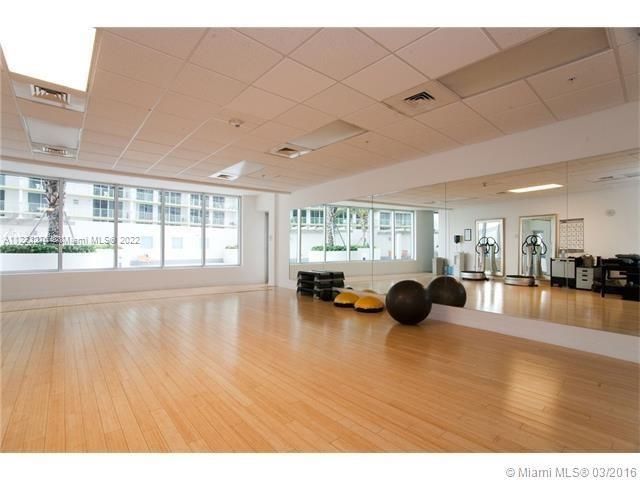 1-bedroom condo for sale in Miami - 1750 N Bayshore Dr 2806 - MondialRealty