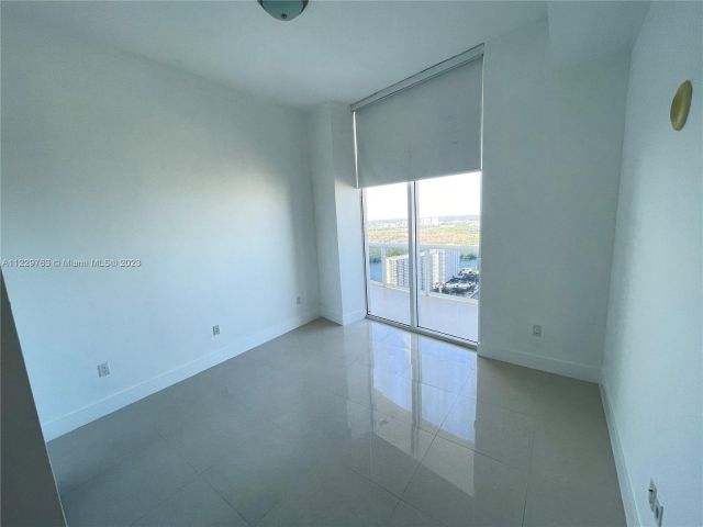 Apartment for sale  Unit #3705 - photo 4659215