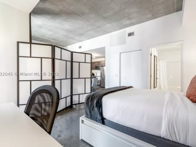 1-bedroom condo for rent in Miami - 151 SE 1st St 809 - MondialRealty