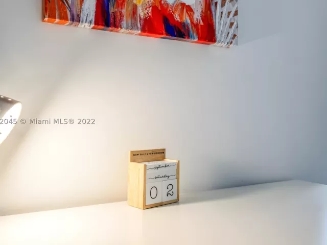 1-bedroom condo for rent in Miami - 151 SE 1st St 809 - MondialRealty