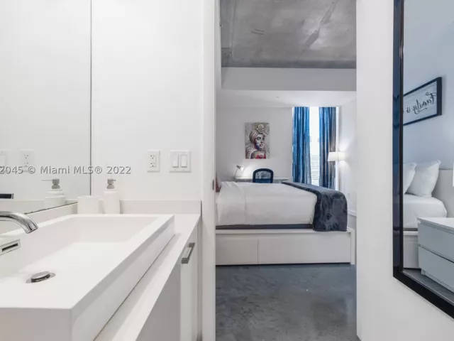 1-bedroom condo for rent in Miami - 151 SE 1st St 809 - MondialRealty