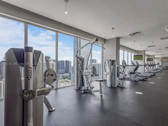 1-bedroom condo for rent in Miami - 151 SE 1st St 809 - MondialRealty