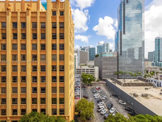 1-bedroom condo for rent in Miami - 151 SE 1st St 809 - MondialRealty