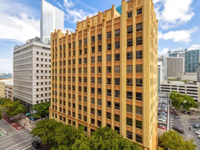 1-bedroom condo for rent in Miami - 151 SE 1st St 809 - MondialRealty