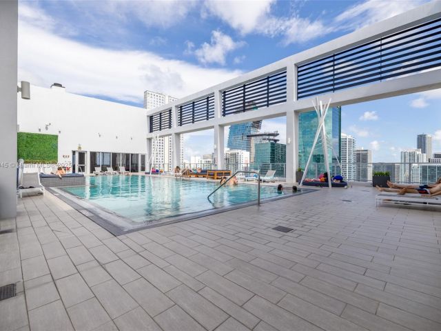 1-bedroom condo for rent in Miami - 151 SE 1st St 809 - MondialRealty