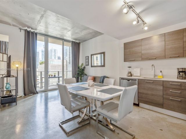 1-bedroom condo for rent in Miami - 151 SE 1st St 809 - MondialRealty