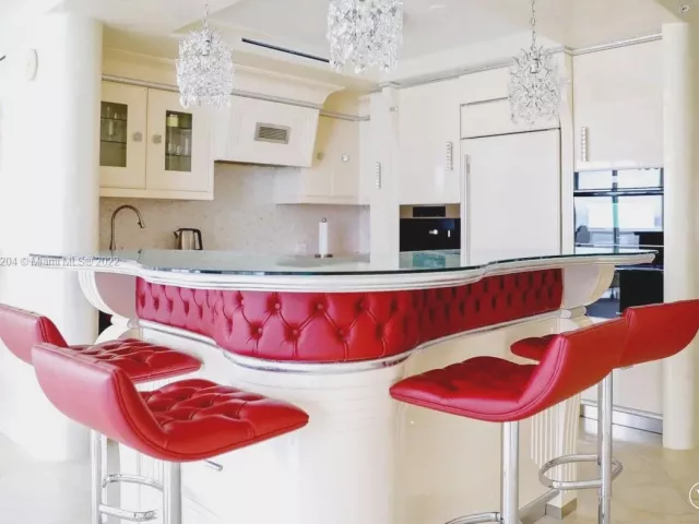 2-bedroom condo for rent in Sunny Isles Beach - 16699 Collins Ave 2508 - MondialRealty