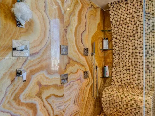 2-bedroom condo for rent in Sunny Isles Beach - 16699 Collins Ave 2508 - MondialRealty