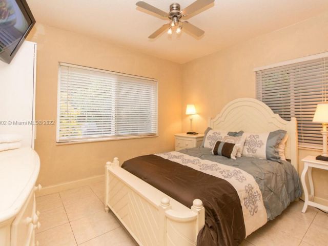Home for rent at 1506 Seabreeze Blvd - photo 2762779