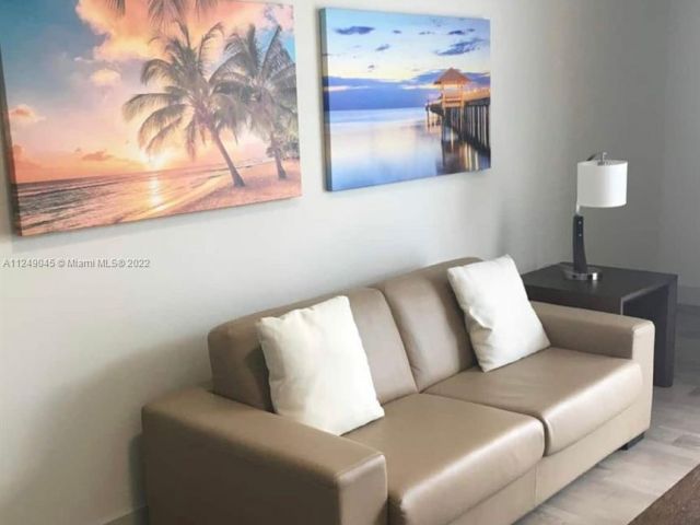 1-bedroom condo for sale in Hollywood - 777 N Ocean Dr N323 - MondialRealty