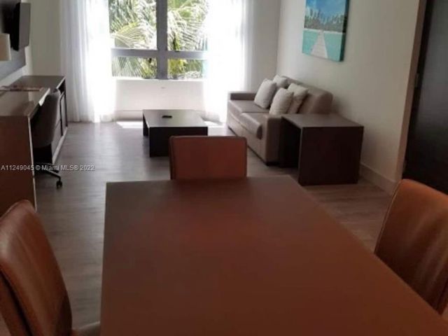 1-bedroom condo for sale in Hollywood - 777 N Ocean Dr N323 - MondialRealty