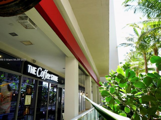 1-bedroom condo for sale in Hollywood - 777 N Ocean Dr N323 - MondialRealty