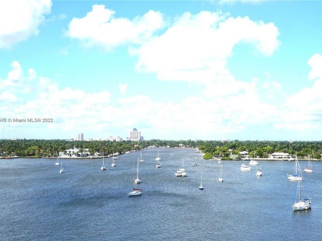 1-bedroom condo for sale in Hollywood - 777 N Ocean Dr N323 - MondialRealty