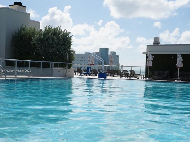 1-bedroom condo for sale in Hollywood - 777 N Ocean Dr N323 - MondialRealty