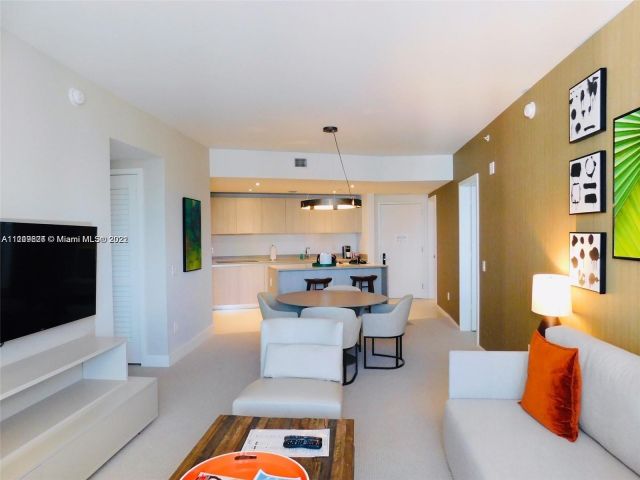 2-bedroom condo for rent in Hollywood - 4111 S Ocean Dr 1004 - MondialRealty
