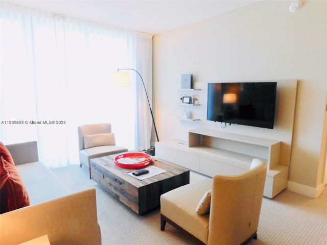 2-bedroom condo for rent in Hollywood - 4111 S Ocean Dr 1004 - MondialRealty