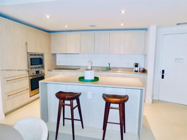 2-bedroom condo for rent in Hollywood - 4111 S Ocean Dr 1004 - MondialRealty