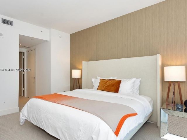 2-bedroom condo for rent in Hollywood - 4111 S Ocean Dr 1004 - MondialRealty