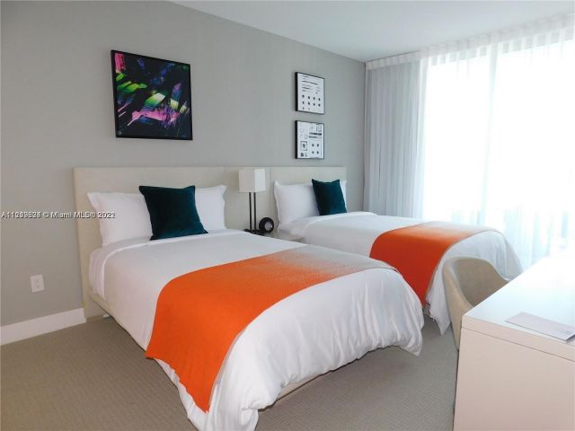 2-bedroom condo for rent in Hollywood - 4111 S Ocean Dr 1004 - MondialRealty