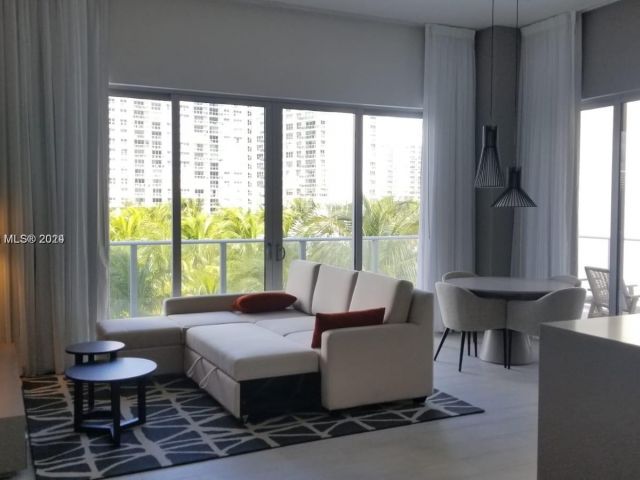 2-bedroom condo for rent in Hollywood - 4010 S Ocean Dr R301 - MondialRealty