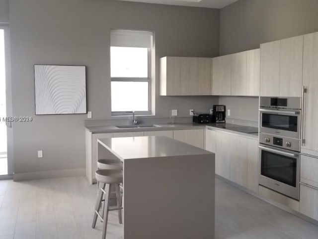 2-bedroom condo for rent in Hollywood - 4010 S Ocean Dr R301 - MondialRealty