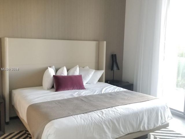 2-bedroom condo for rent in Hollywood - 4010 S Ocean Dr R301 - MondialRealty