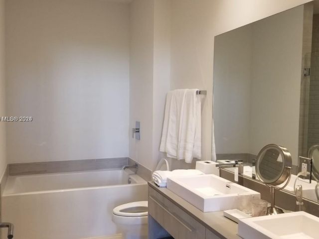 2-bedroom condo for rent in Hollywood - 4010 S Ocean Dr R301 - MondialRealty