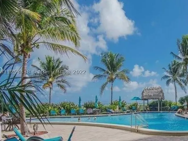 1-bedroom condo for sale in Hollywood - 3801 S Ocean Dr 3C - MondialRealty