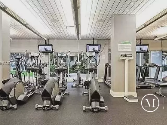 1-bedroom condo for sale in Hollywood - 3801 S Ocean Dr 3C - MondialRealty