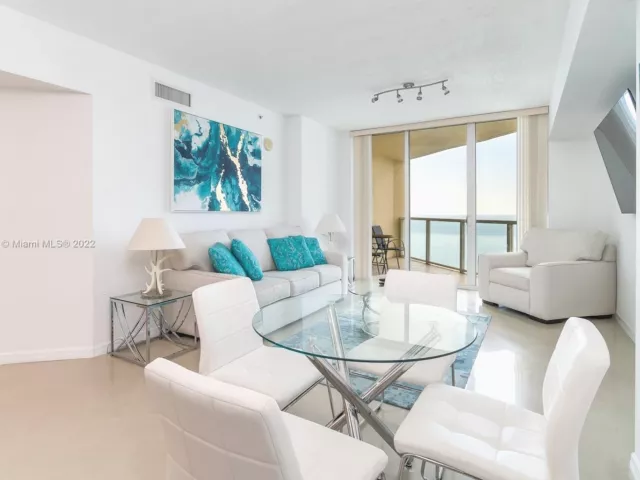 3-bedroom condo for sale in Sunny Isles Beach - 16699 Collins Ave 2601 - MondialRealty