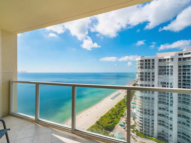 3-bedroom condo for sale in Sunny Isles Beach - 16699 Collins Ave 2601 - MondialRealty
