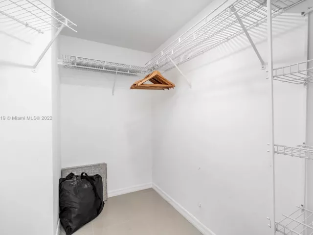 3-bedroom condo for sale in Sunny Isles Beach - 16699 Collins Ave 2601 - MondialRealty