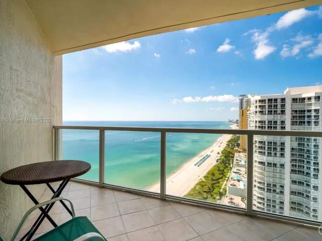 3-bedroom condo for sale in Sunny Isles Beach - 16699 Collins Ave 2601 - MondialRealty