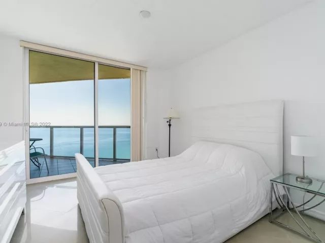 3-bedroom condo for sale in Sunny Isles Beach - 16699 Collins Ave 2601 - MondialRealty
