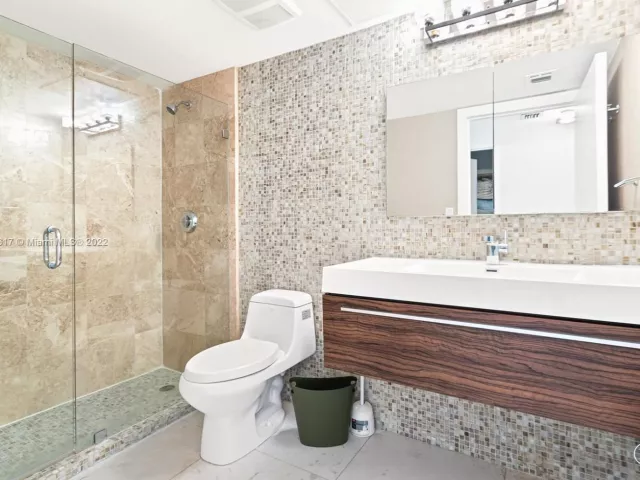 2-bedroom condo for rent in Sunny Isles Beach - 16699 Collins Ave 4108 - MondialRealty