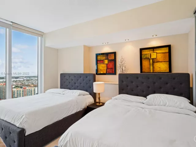 2-bedroom condo for rent in Sunny Isles Beach - 16699 Collins Ave 4108 - MondialRealty