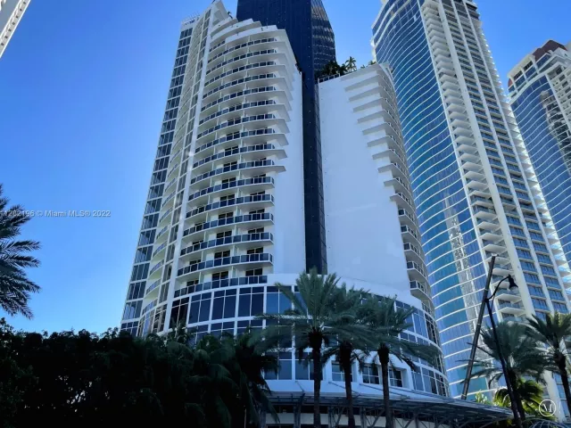 condo for sale in Sunny Isles Beach - 18001 Collins Ave 2912+Terrace - MondialRealty