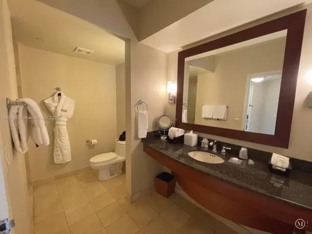 condo for sale in Sunny Isles Beach - 18001 Collins Ave 2912+Terrace - MondialRealty