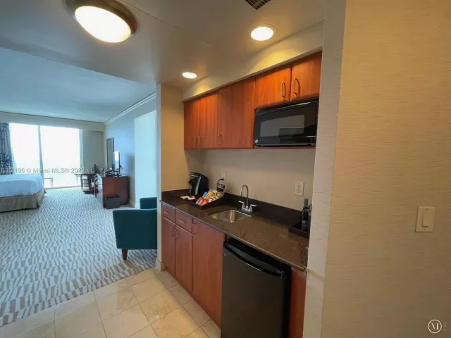 condo for sale in Sunny Isles Beach - 18001 Collins Ave 2912+Terrace - MondialRealty