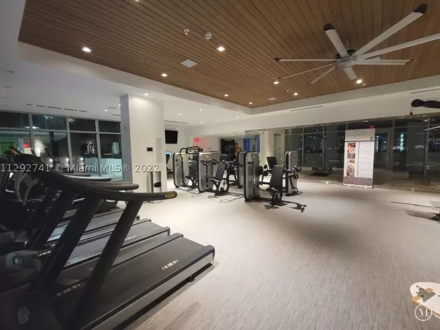 3-bedroom condo for rent in Sunny Isles Beach - 300 Sunny Isles Blvd 4-1202 - MondialRealty