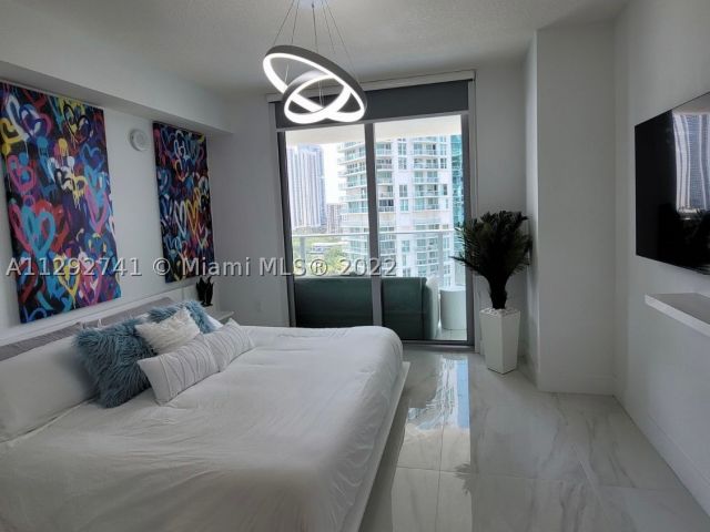 3-bedroom condo for rent in Sunny Isles Beach - 300 Sunny Isles Blvd 4-1202 - MondialRealty