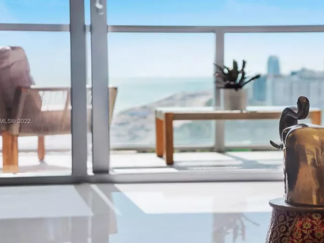 condo for rent in Miami Beach - 2201 Collins Ave 1926/PH- - MondialRealty