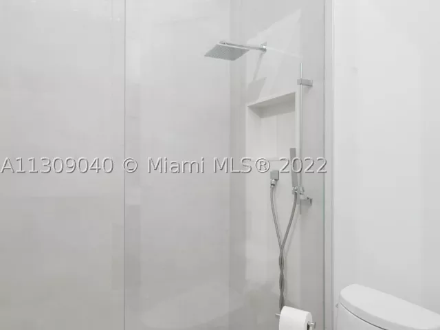 4-bedroom home for rent in Fort Lauderdale - 128 Fiesta Way - MondialRealty