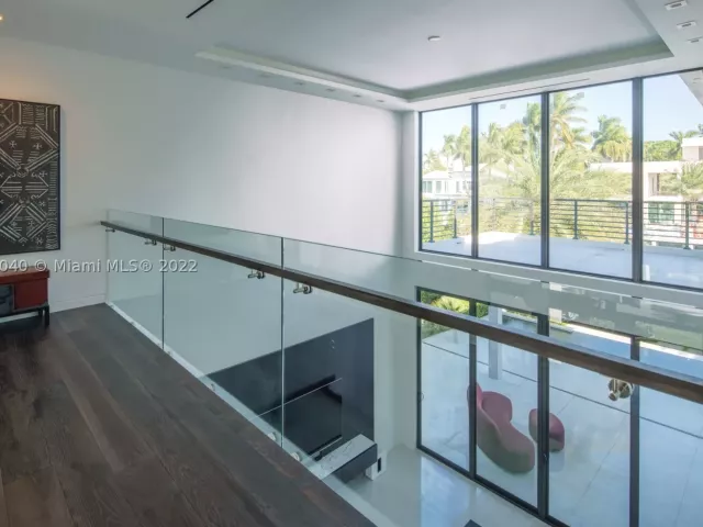 4-bedroom home for rent in Fort Lauderdale - 128 Fiesta Way - MondialRealty