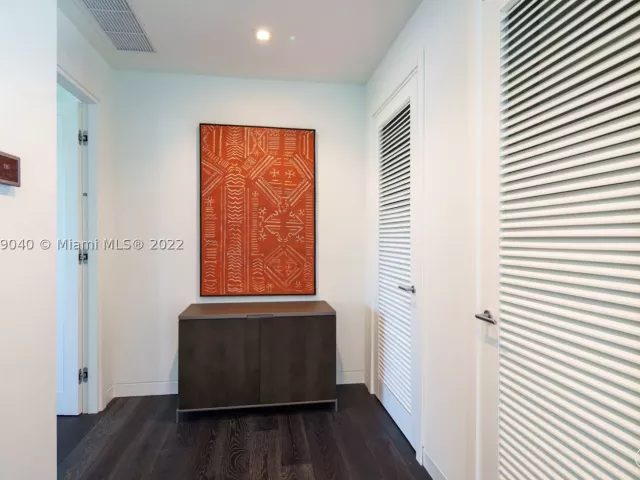 4-bedroom home for rent in Fort Lauderdale - 128 Fiesta Way - MondialRealty