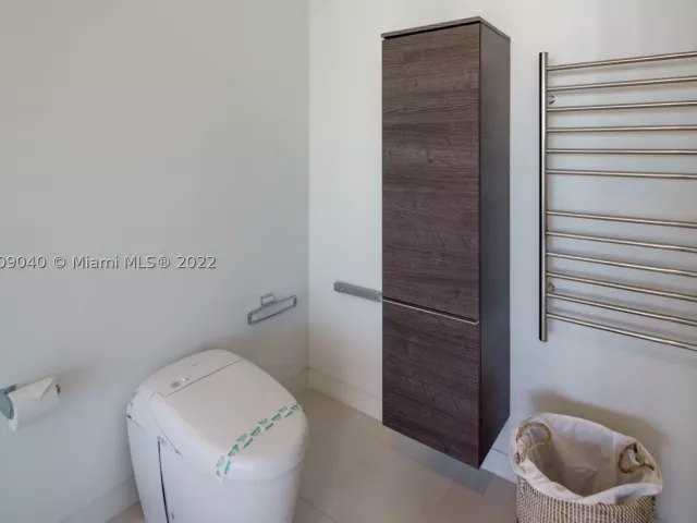 4-bedroom home for rent in Fort Lauderdale - 128 Fiesta Way - MondialRealty